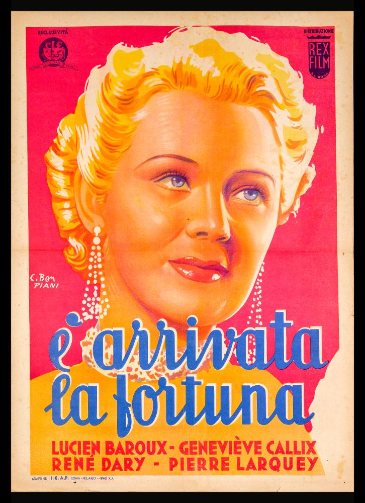 L'immagine riproduce uno dei manifesti conservati presso la Mediateca Regionale Pugliese (vedi Note). Si tratta della locandina del film "È arrivata la fortuna", che porta la firma di C. Bompiani. Si potrebbe attribuire al pittore romano Carlo Ludovico Bompiani, autore di ritratti, nature morte e paesaggi, formatosi presso le Accademie di Francia e Inghilterra. Nel 1935 iniziò la sua attività come cartellonista per il cinema prima presso il Consorzio EIA, poi come direttore per l'ufficio pubblicità della Generalcine; dopo la guerra riprese l'attività artistica stringendo collaborazioni con un gruppo di intellettuali, fra cui Federico Fellini e Guglielmo Guasta Veglia. La sua produzione fu intensa e in continua evoluzione artistica, anche nei manifesti cinematografici. I...